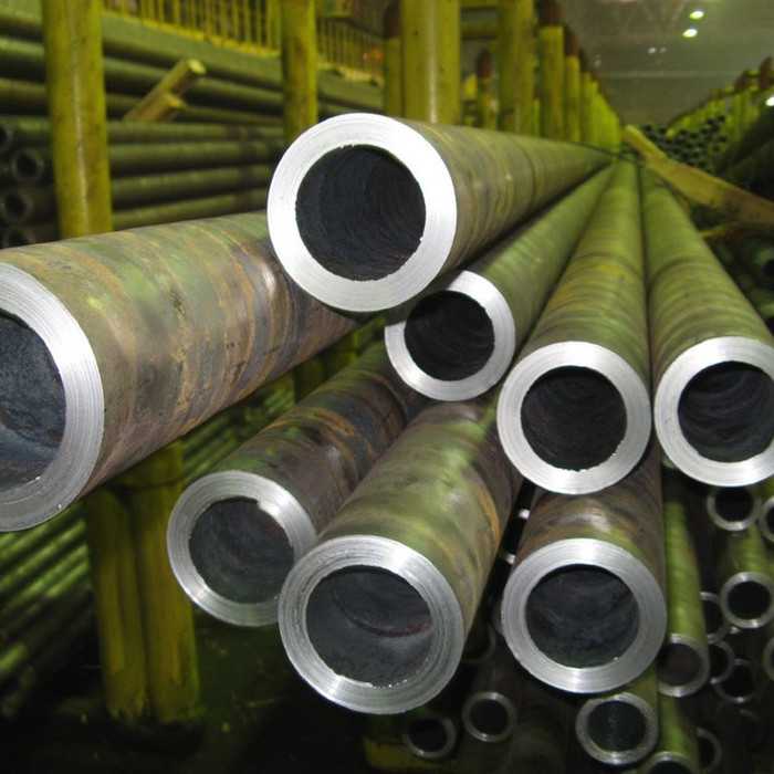 Труба бесшовная горячедеформированная 57х7 мм